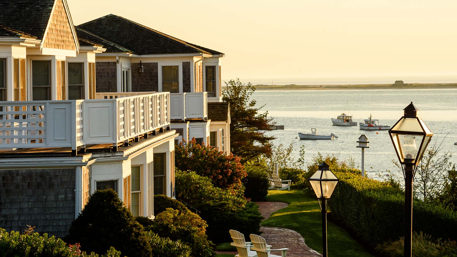 Image of the oceanfront cottages & suites at Chatham Bars Inn 