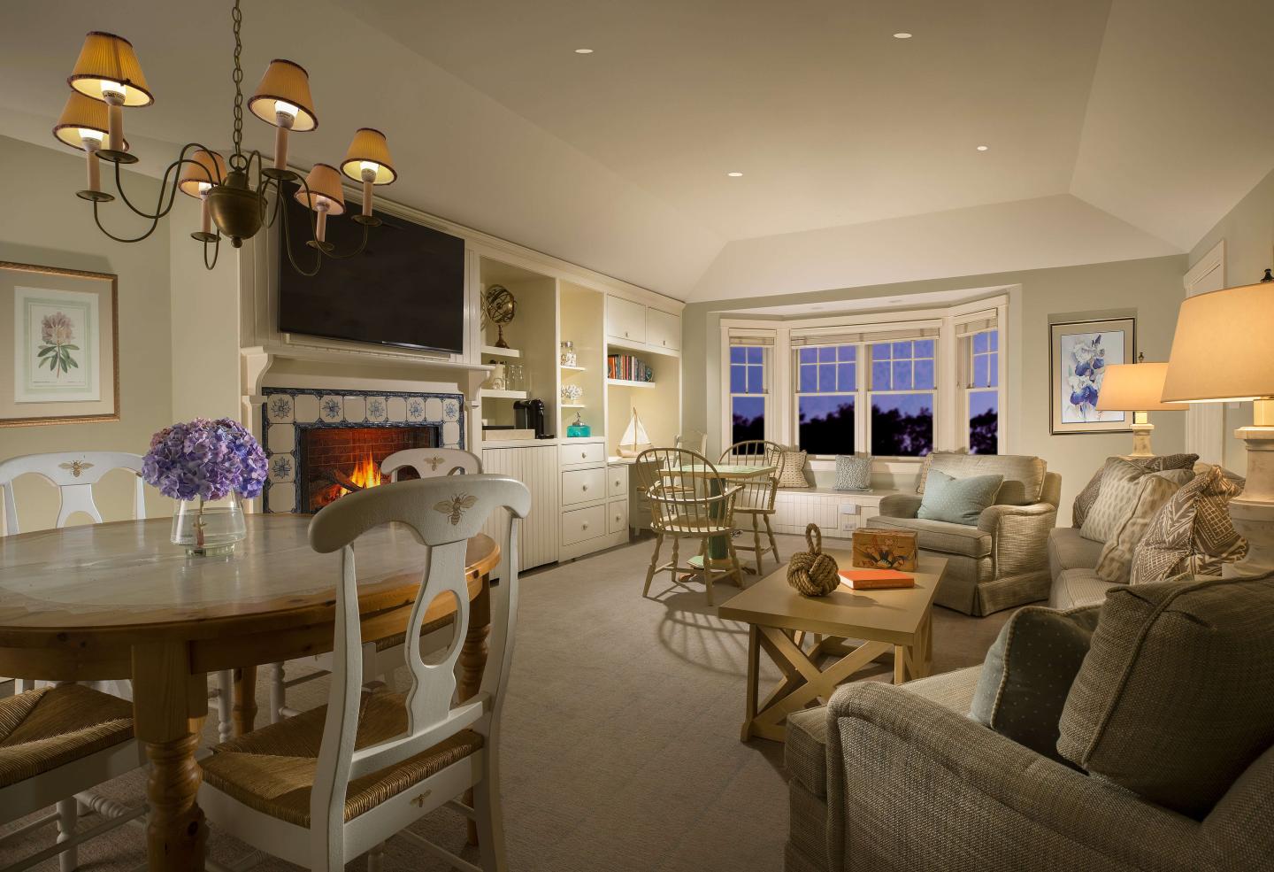 Deluxe Cottage Suites