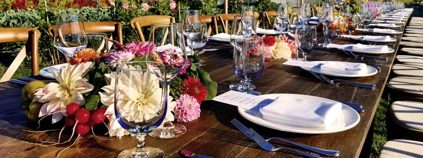 Dining table setting