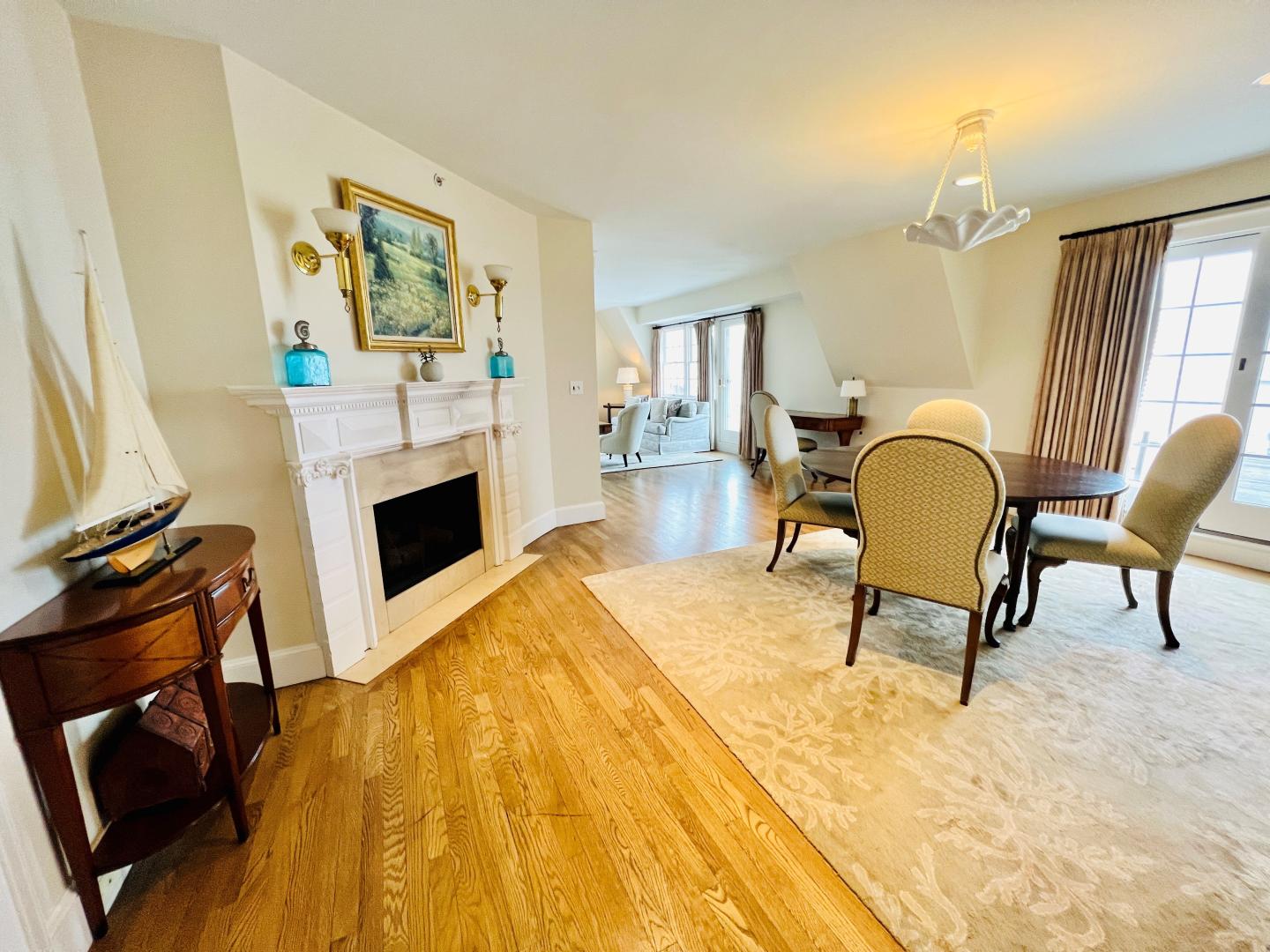 presidential suite dining room