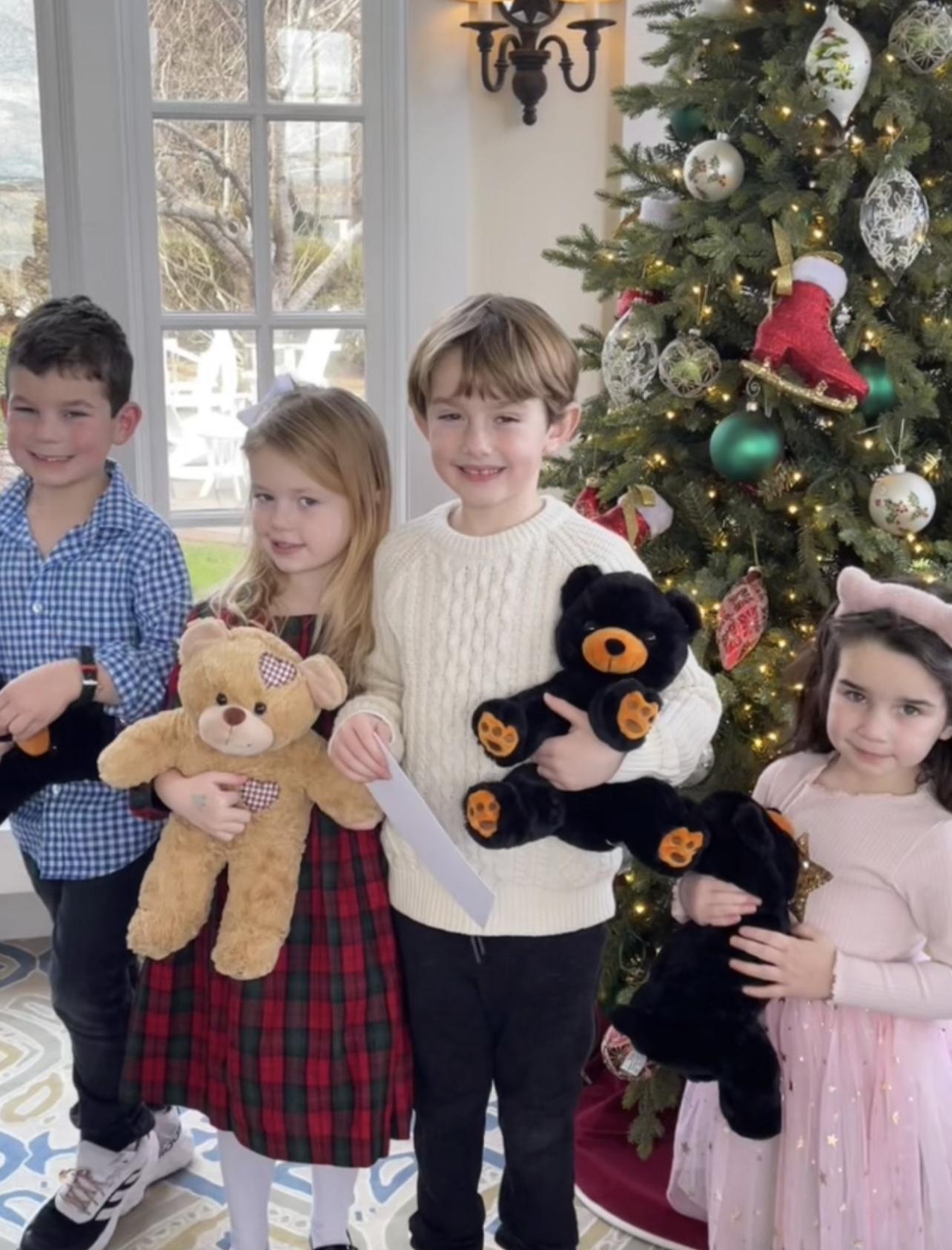 kids with teddy bears