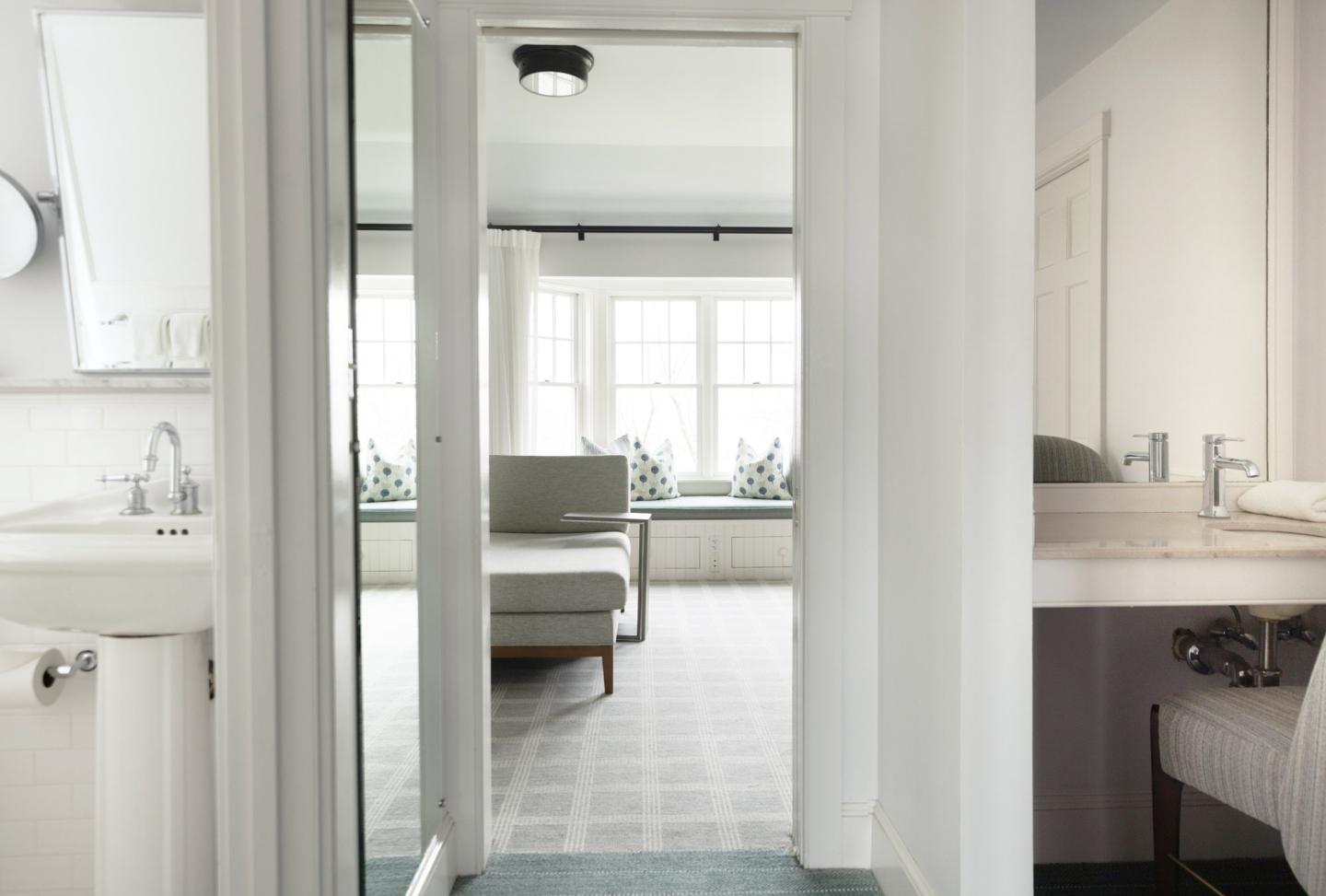 Deluxe Cottage Suite