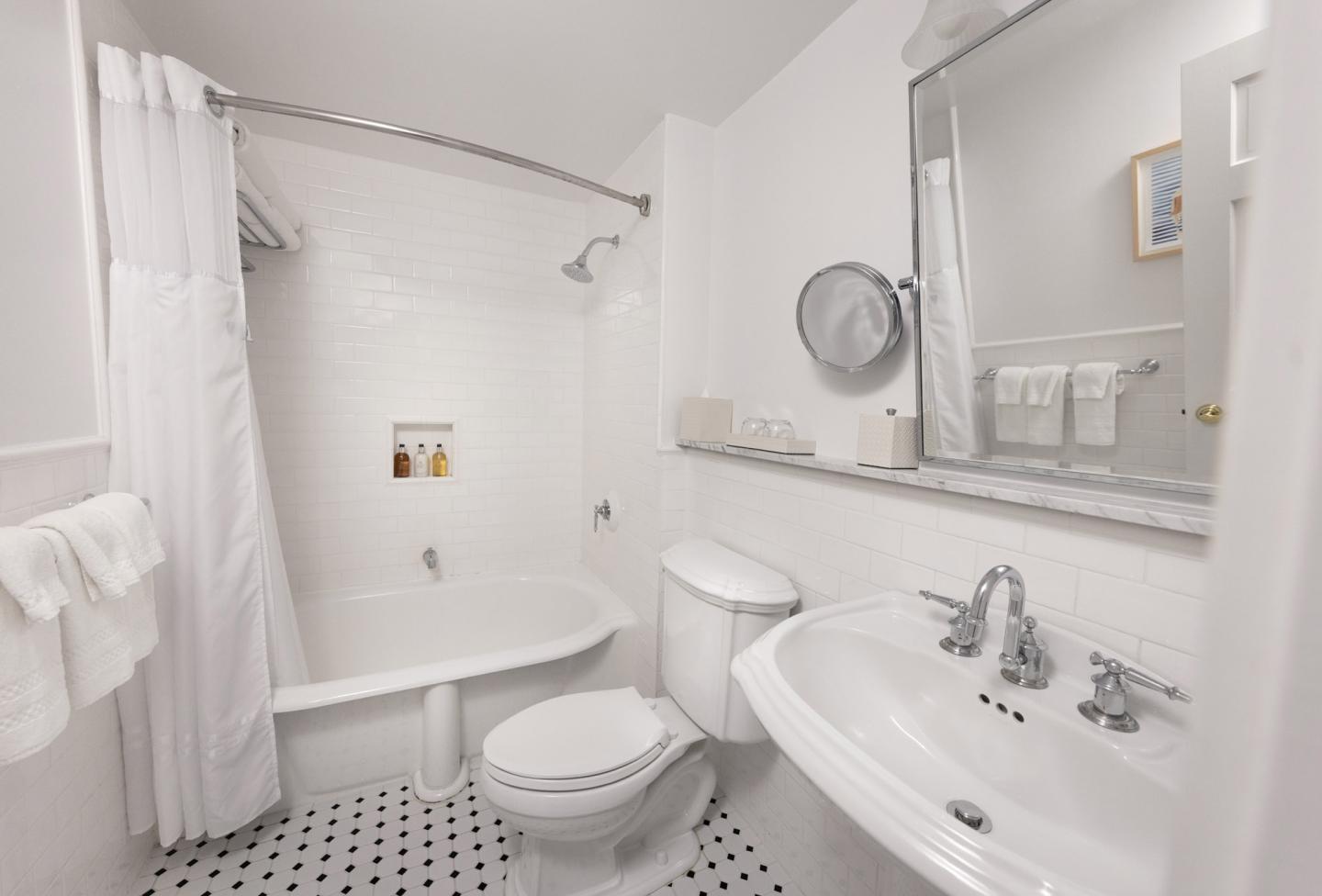 Deluxe Cottage Suite