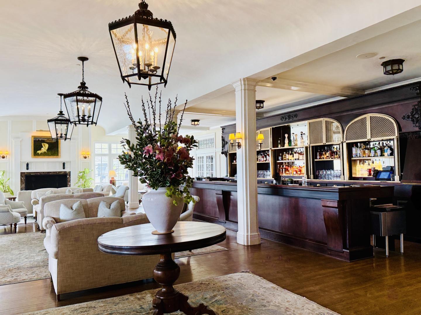south lounge bar 2